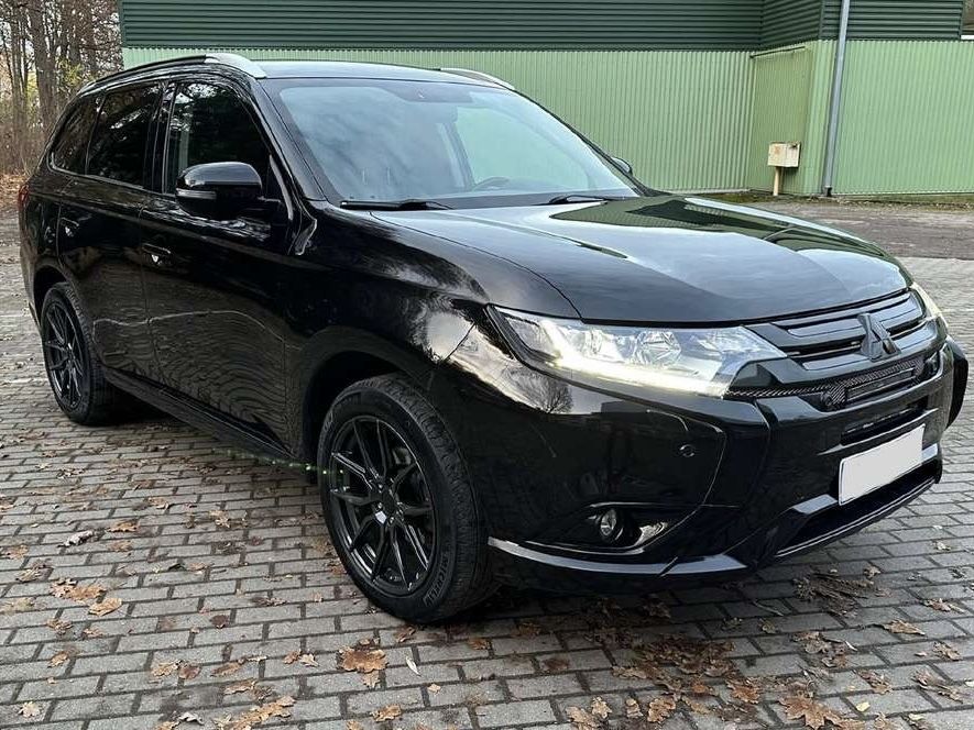 Mitsubishi Outlander PHEV 2016