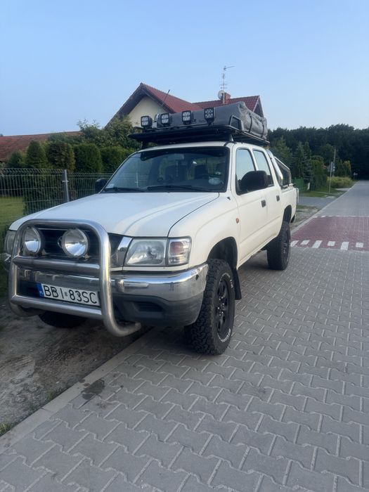 Toyota Hilux 2.4 Diesel 4x4 | Rok 2002 |