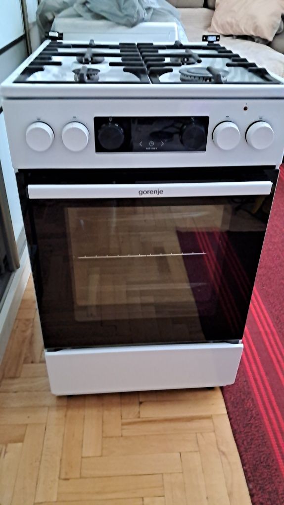 Продам газову плиту