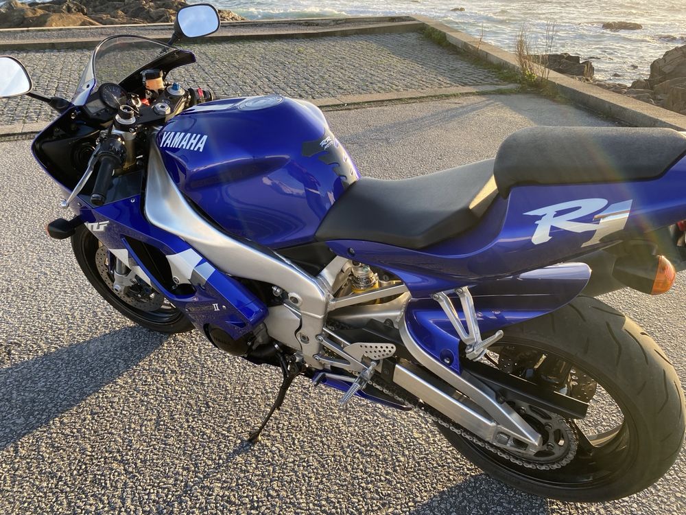 Yamaha YZF-R1 - Como Nova