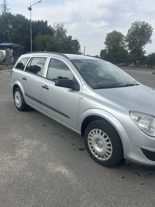 Opel Astra H 2008 1.6 benzyn