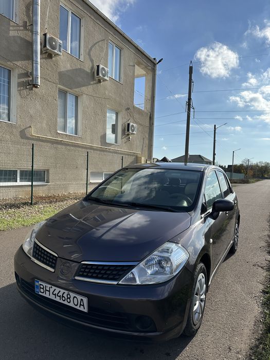 Nissan TIIDA 2008