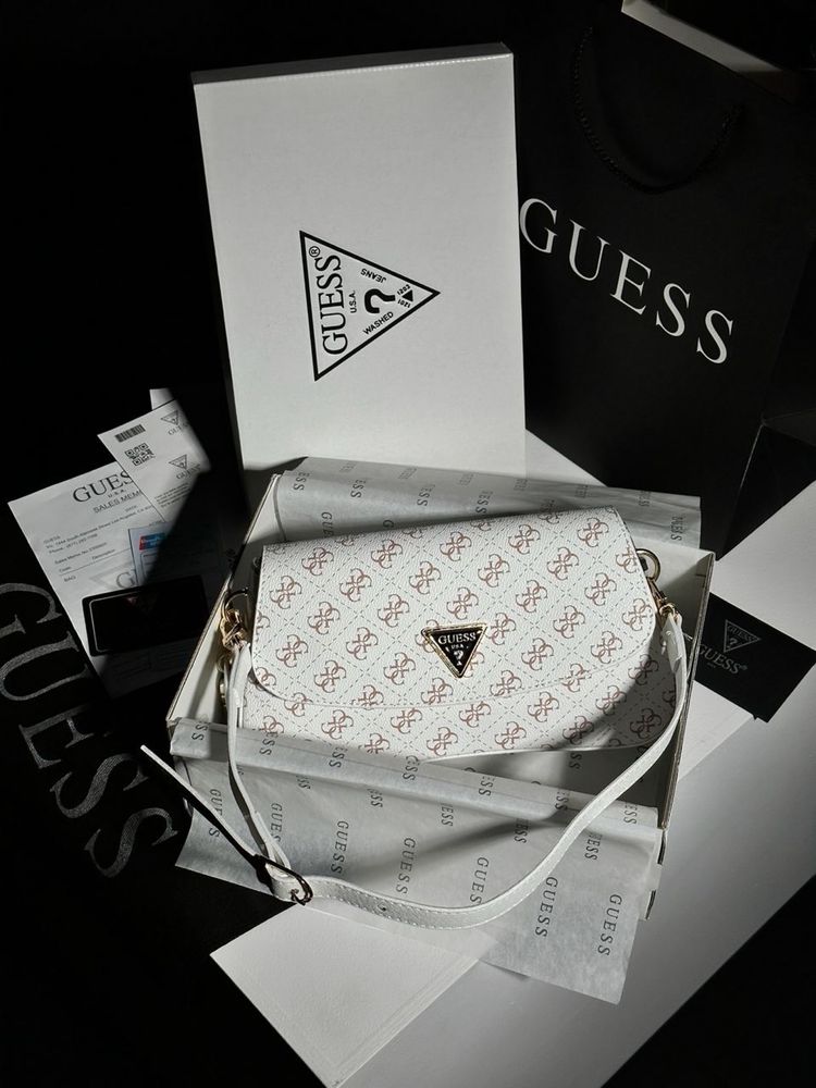 Сумочка в стиле Guess Cordelia Flap Гесс