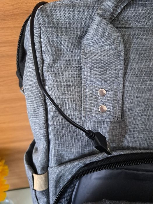 Mochila maternidade com USB - baixa de preço