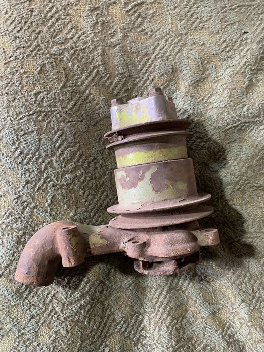 Помпа двигуна перкінс 4.236 терміново