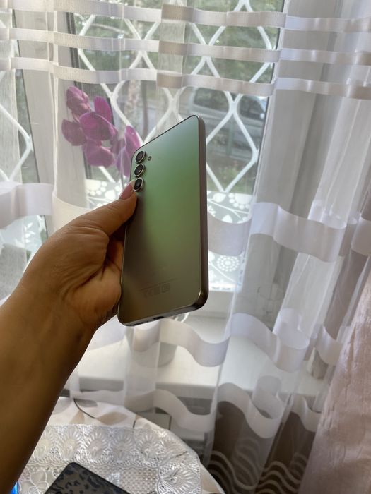 Продам телефон + подарунок Самсунг Galaxy A 34 5 G