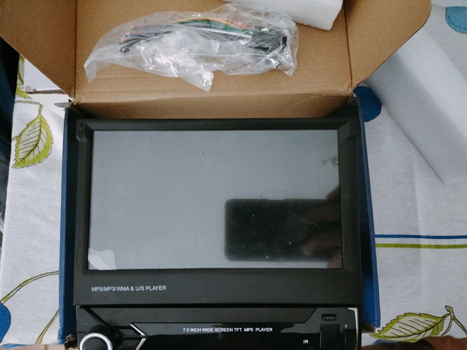 leitor multimédia automóvel retrátil manual ou automático de 7" HD