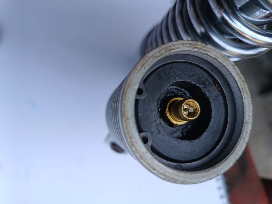 Амортизатор с подкачкой  290мм.