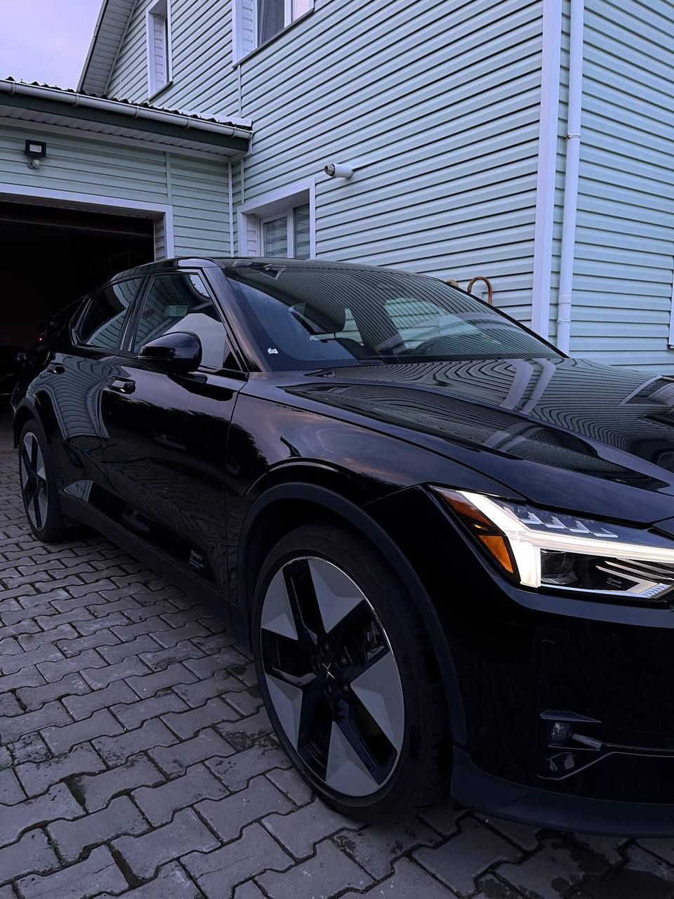 електромобіль Polestar 2 09.2022 повний привід 78кВт