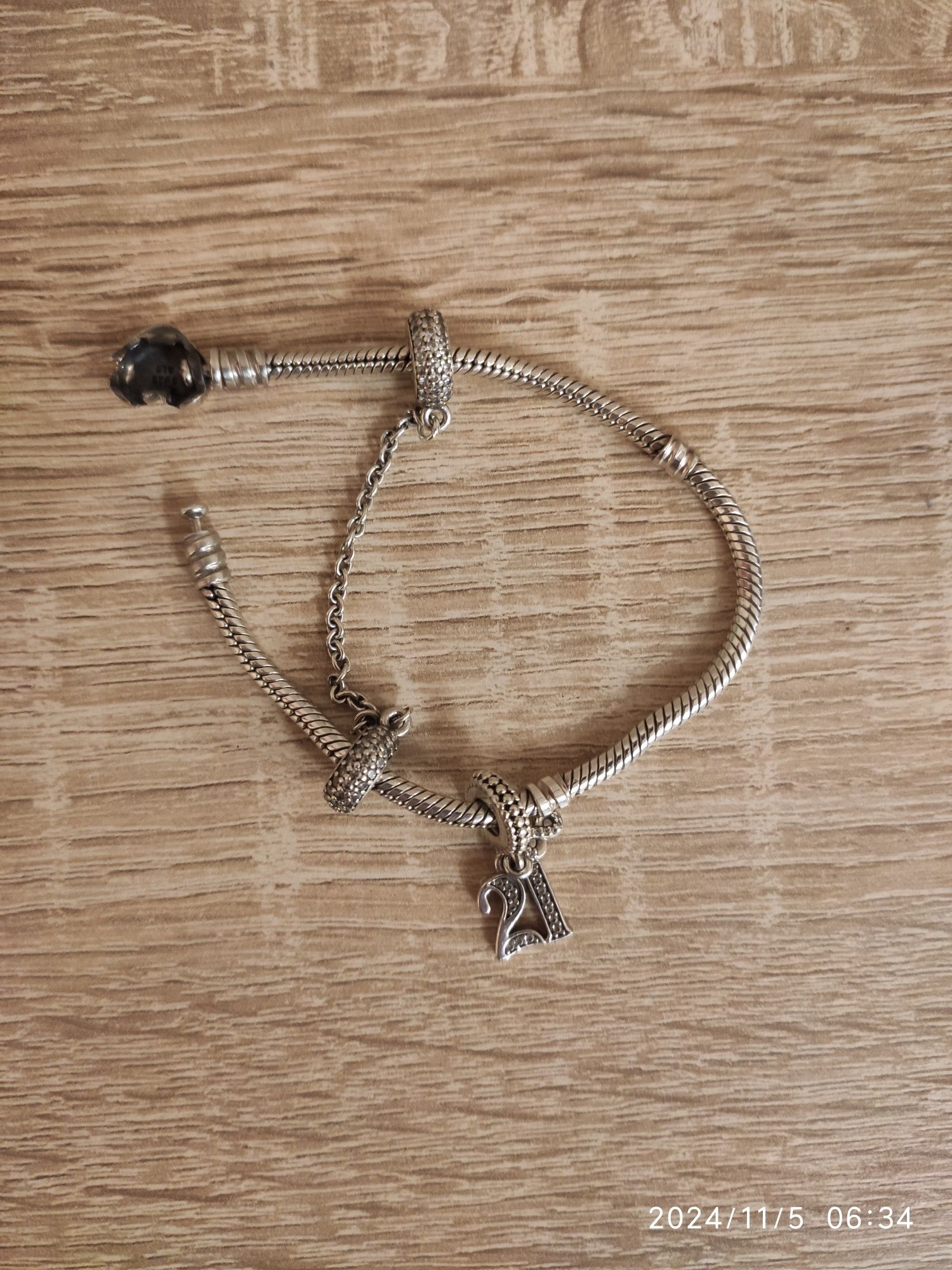 Charms Pandora na 21 urodziny