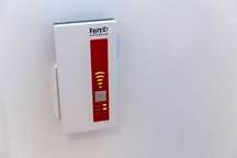 FRITZ!WLAN Repeater 1750E Wzmacniacz Gigabit WIFI Mesh 2,4 oraz 5 GHz