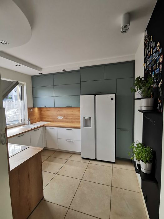 Meble na wymiar. Kuchnie, szafy, meble łazienkowe