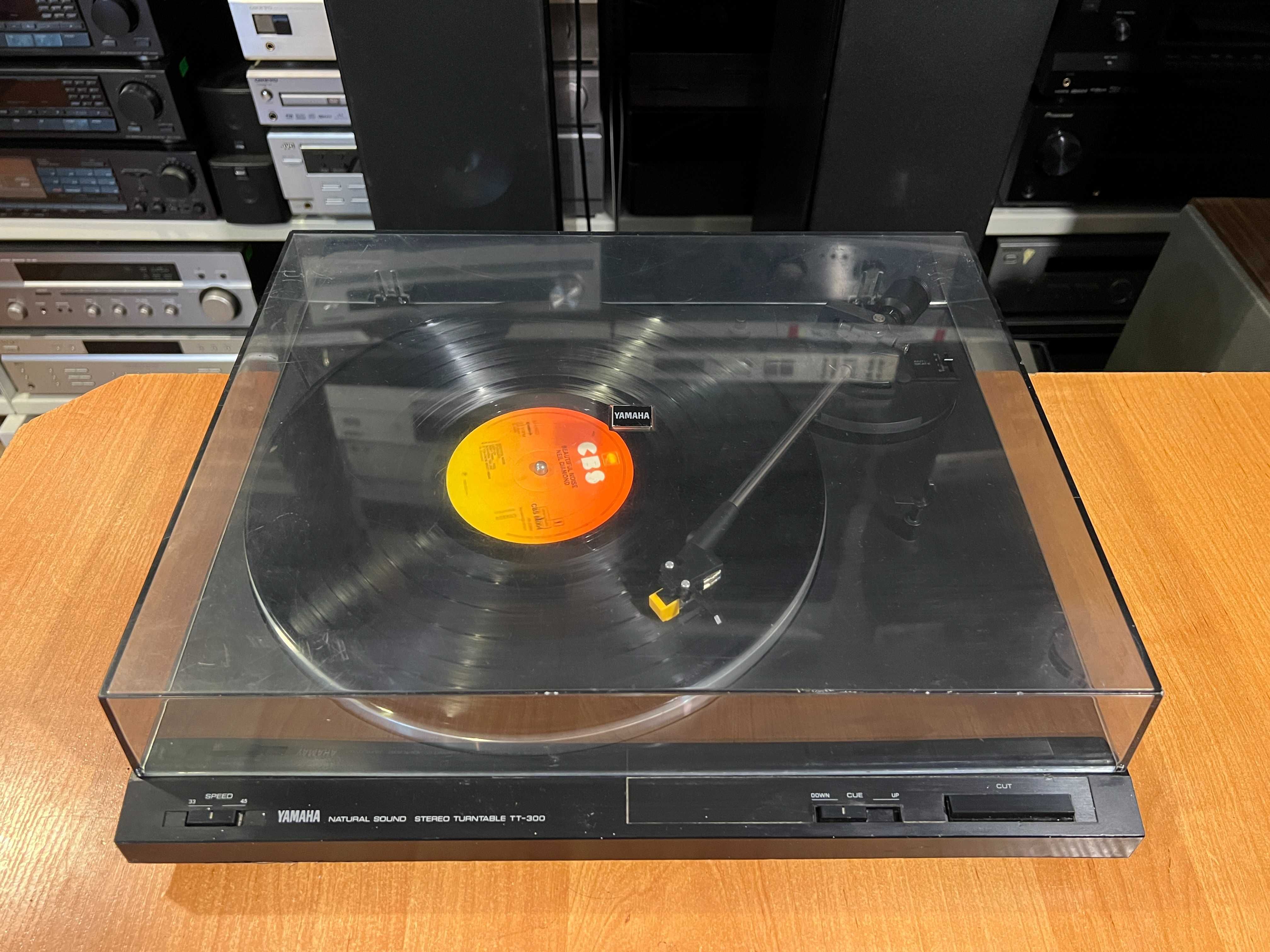 Gramofon Yamaha TT-300 Audio Room
