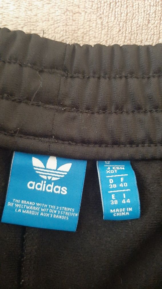 Шорти adidas , оригінал розм. М