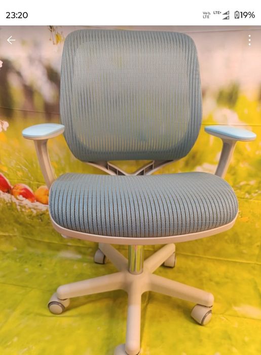 Ergonomiczne krzesło obrotowe dla dziecka