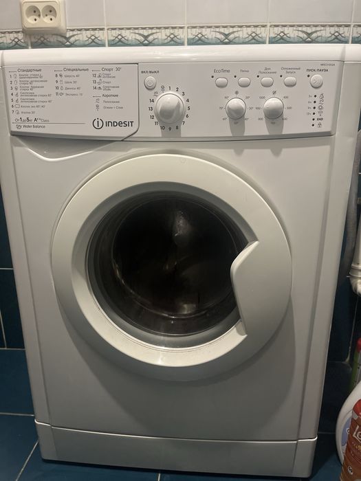 Пральна машина INDESIT IWSC51052A