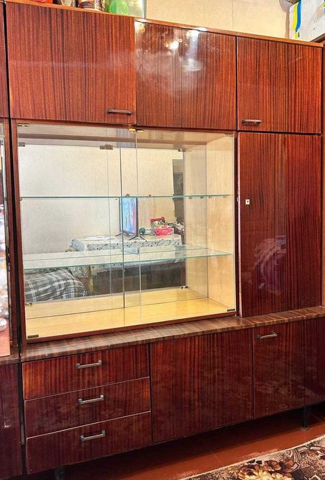 Сервант вживаний у гарному стані