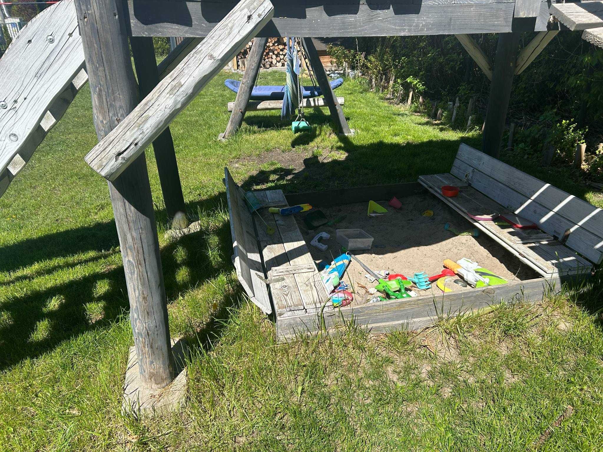 Plac zabaw duży, zjeżdżalnia, domek, piaskownica, wspinaczka, huśtawki