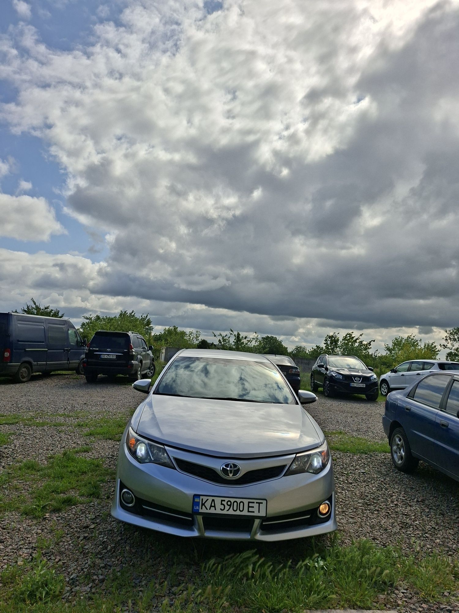 Продам надійний седан Toyota Camry 50 в отличном стані!