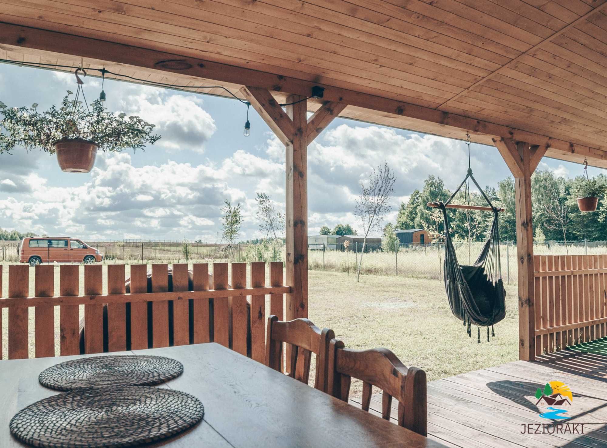 Wyjątkowy domek + jacuzzi, 500m od jeziora (Nowa Jedlanka) JEZIORAKI