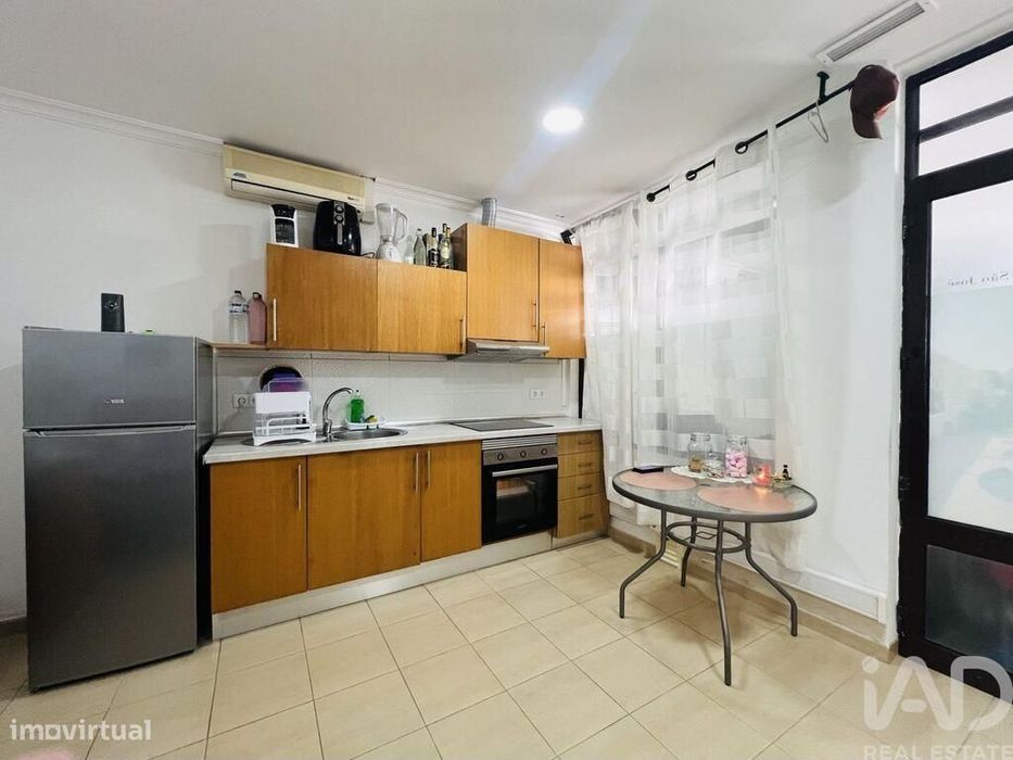 Loja / Estabelecimento Comercial em Albufeira e Olhos de Água de 24,00