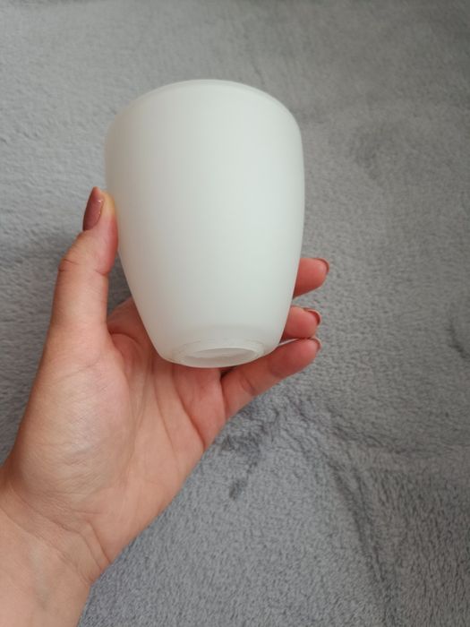 Mały szklany klosz do lampy stojącej