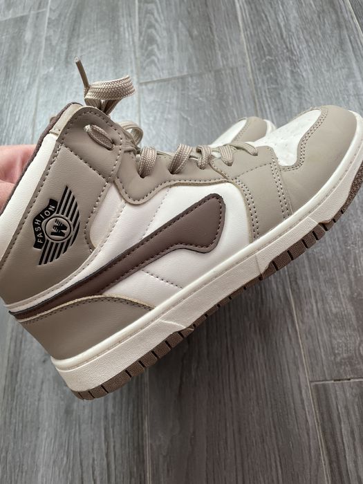 Хайтопи Кросівки демісезонні на 38-39 розмір