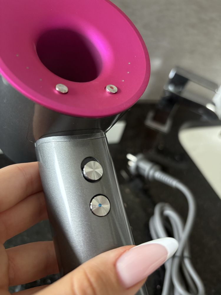 Dyson Supersonic suszarka do włosów, świetny stan