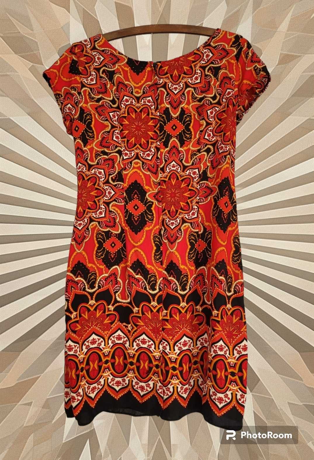 (M/38) Śliczna letnia sukienka z etnicznym wzorem