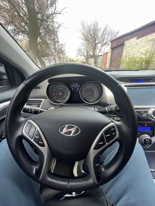 Hyundai Elantra 2013