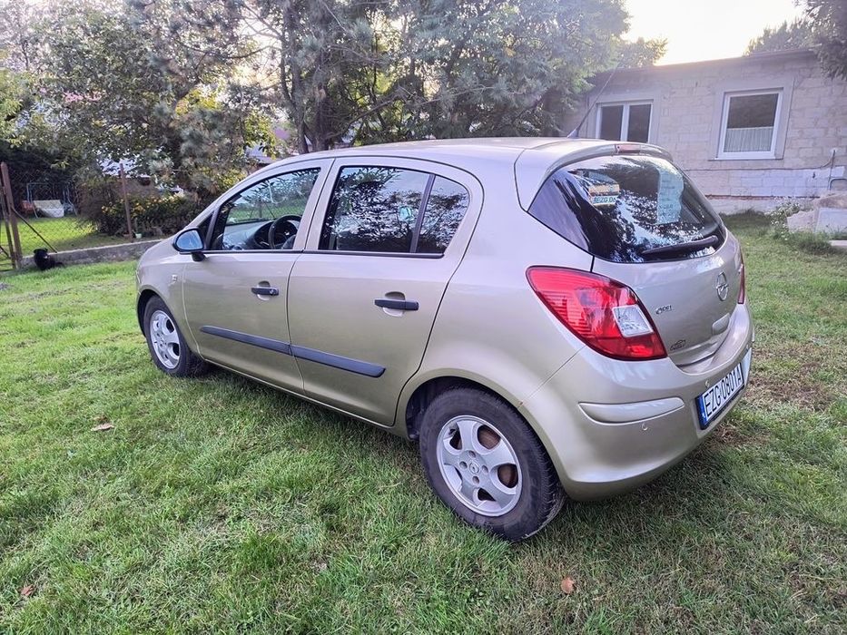 Opel Corsa D z roku 2008 silnik 1.2l do kupienia