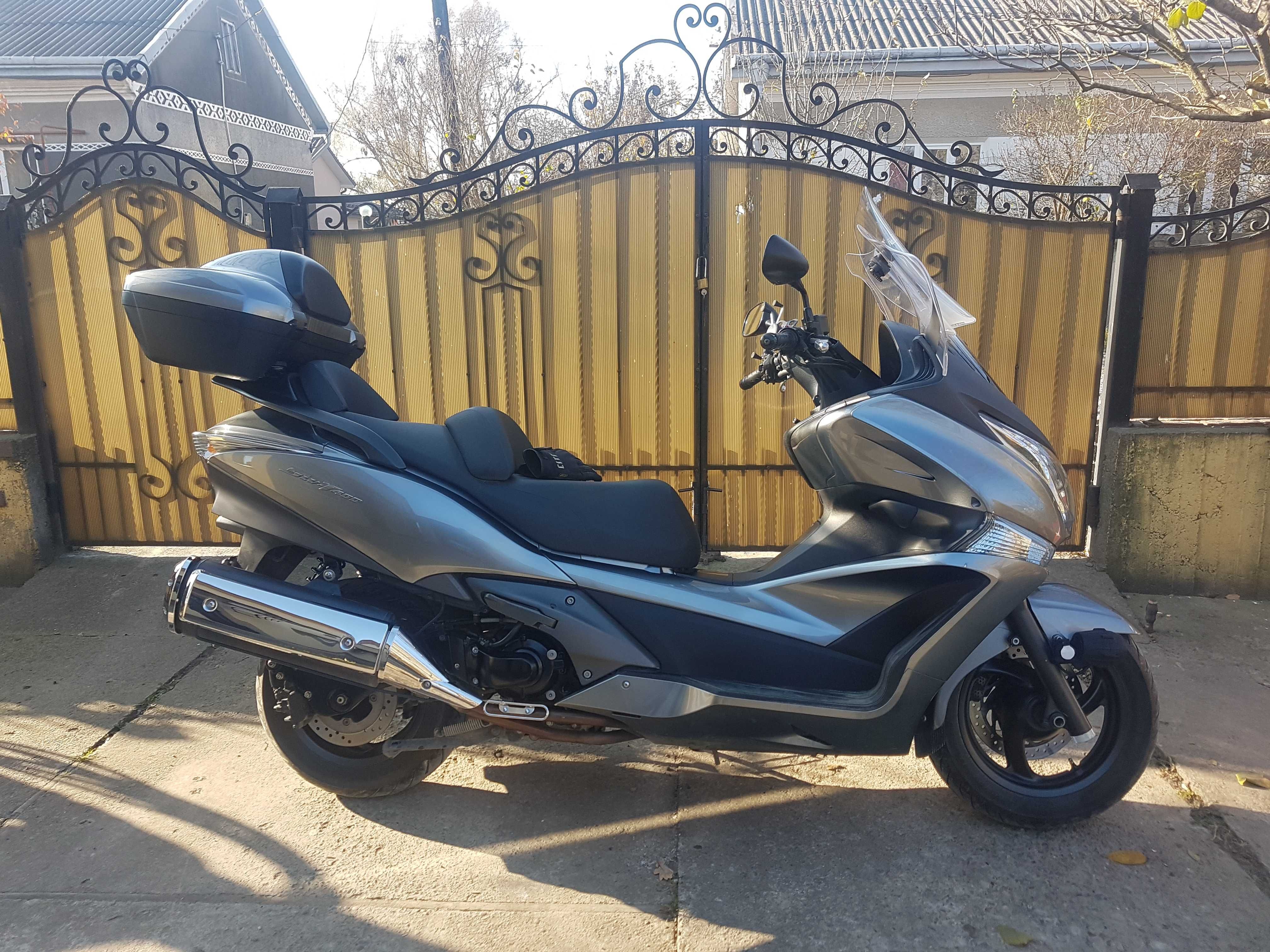 Honda Silver Wing 400 (SWT-400)