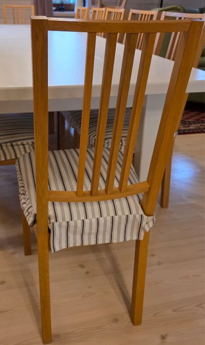 Stół jadlaniany z krzesłami