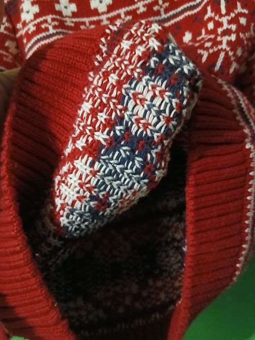 Червоний теплий светр 122 LOGG