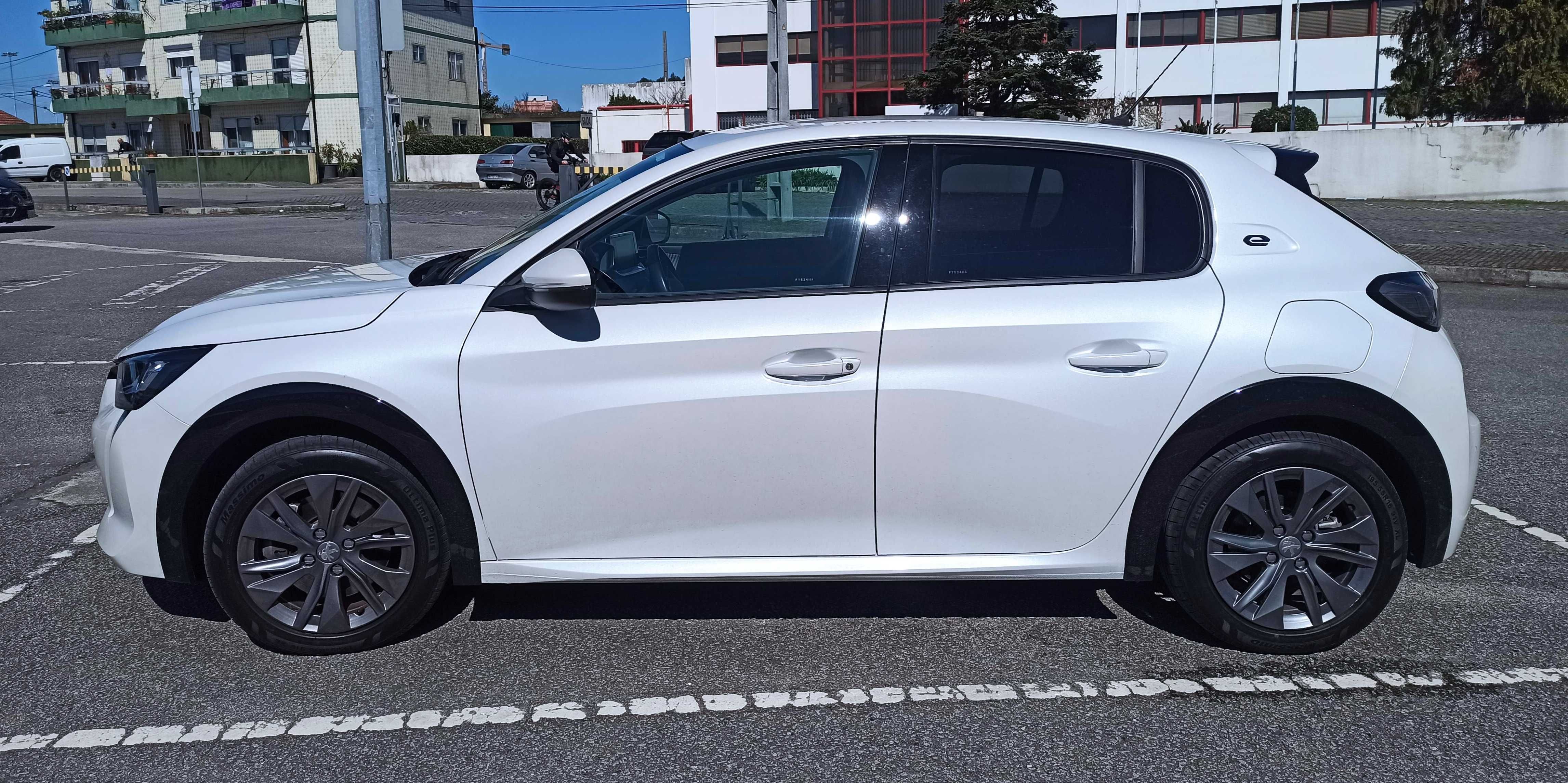 Peugeot e-208 Elétrico 50Kwh Allure (IVA Dedutivel)