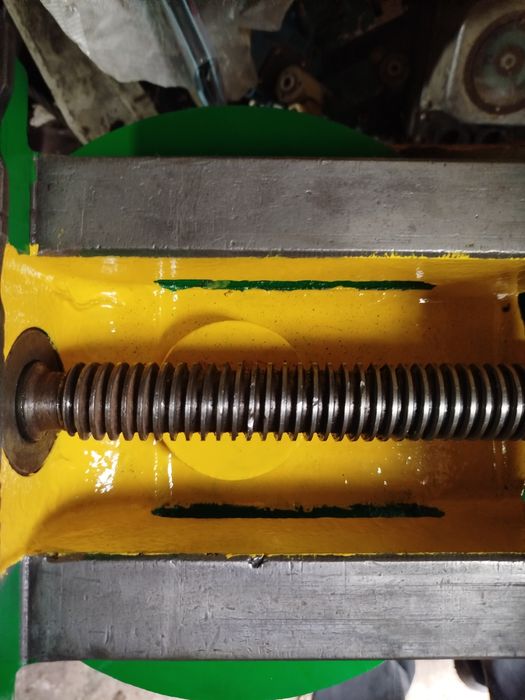 Лещата тиски станочні поворотні 250 мм