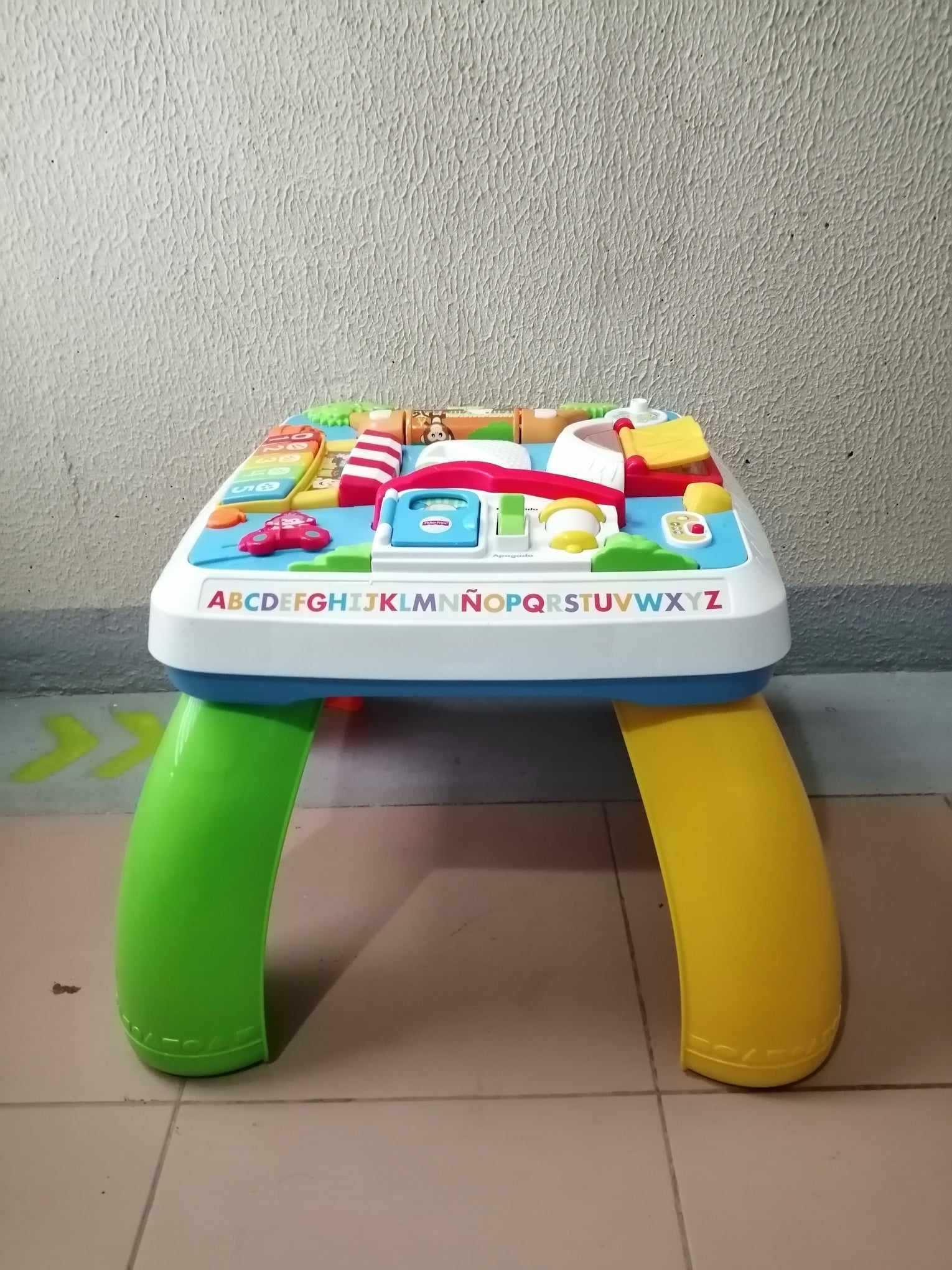 Mesa Atividades Bebés / Activity Table for Babies - Espanhol/Inglês