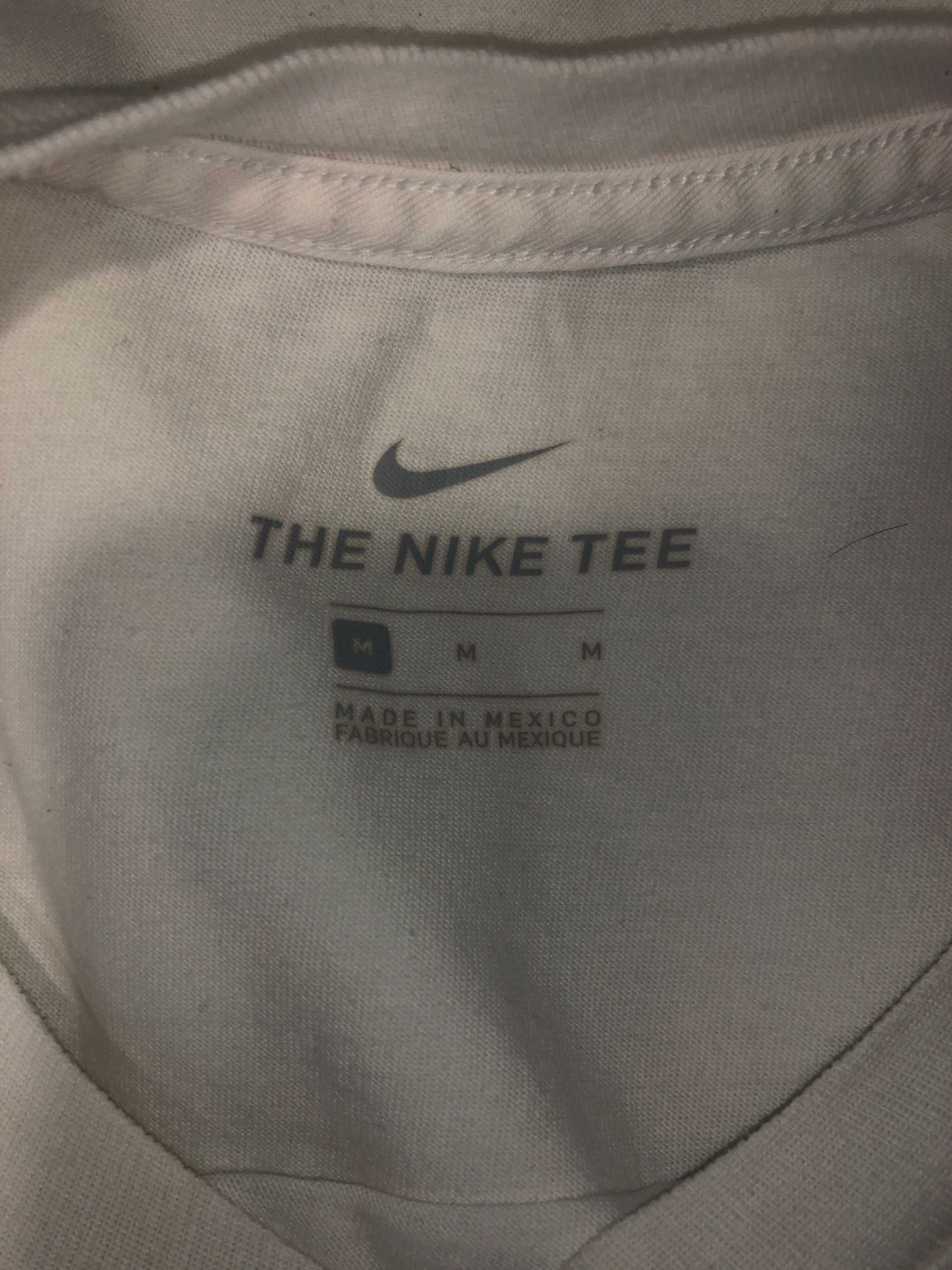 T-Shirt Nike em Branco