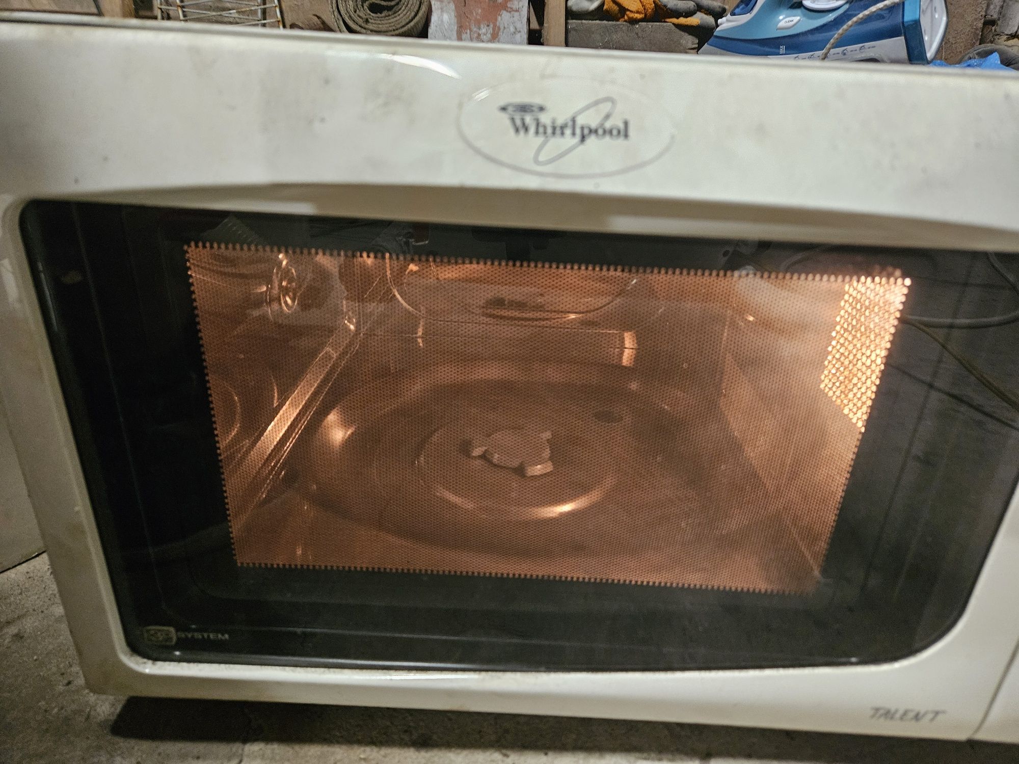 Sprzedam mikrofalówkę, piekarnik whirlpool mt245