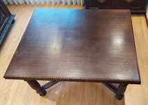 Mesa extensível de sala de jantar em mogno