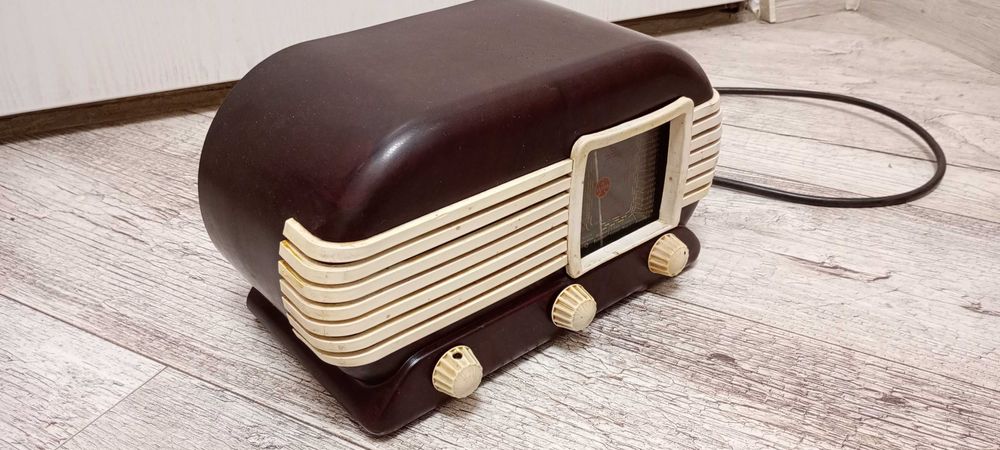 Kolekcjonerskie radio lampowe bakelitowe TESLA TALISMAN 307 U