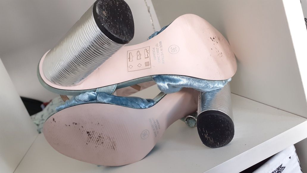 Buty na obcasie sandałki glam welur kokarda sanah bridgerton
