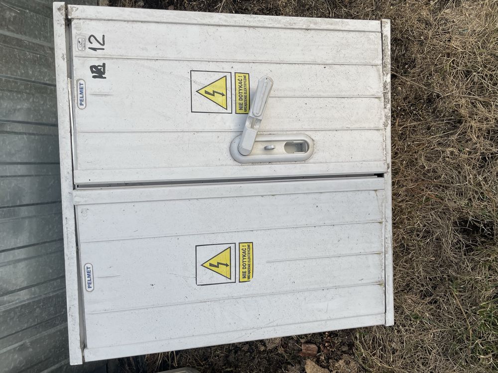 Skrzynka elektryczna budowlana z wyposazeniem