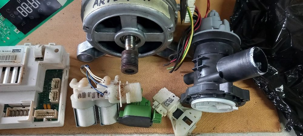 Peças de máquina de lavar roupa ariston