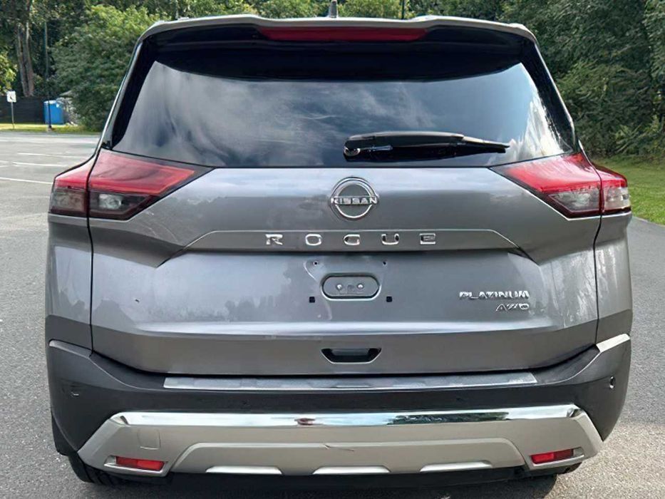 Nissan Rogue Platinum      2023