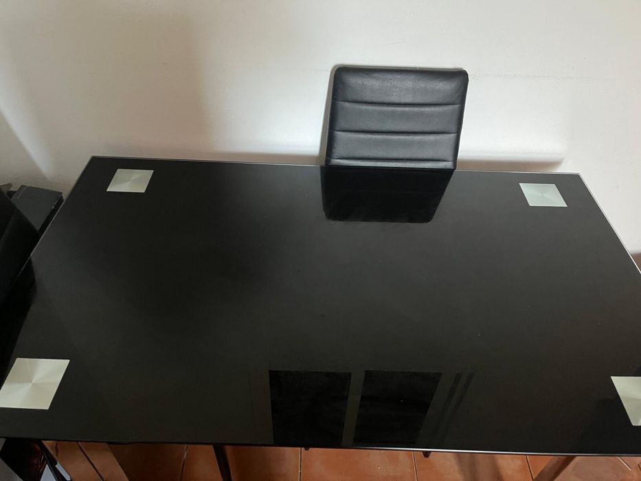 Mesa de Jantar incluindo 4 cadeiras