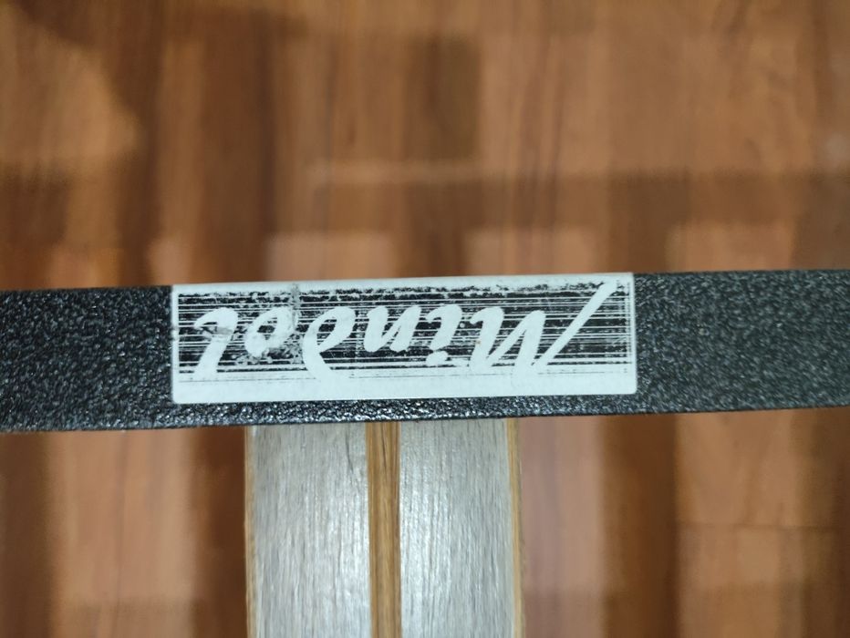 Estrado com pés para cama