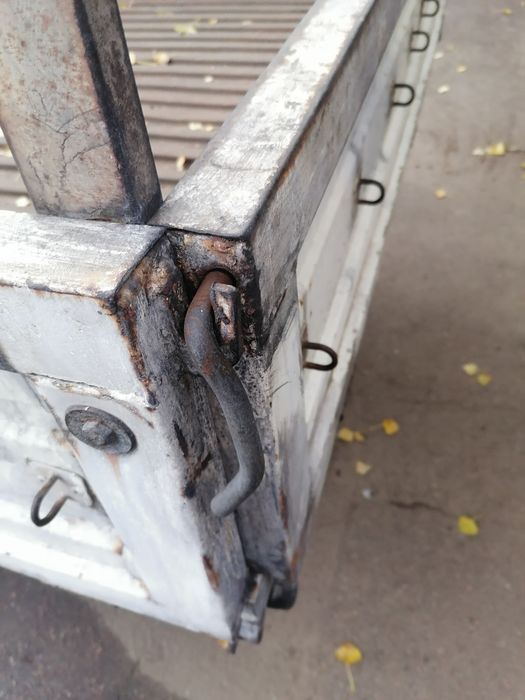 Бортрвой кузов 330х181 с рамой под тент