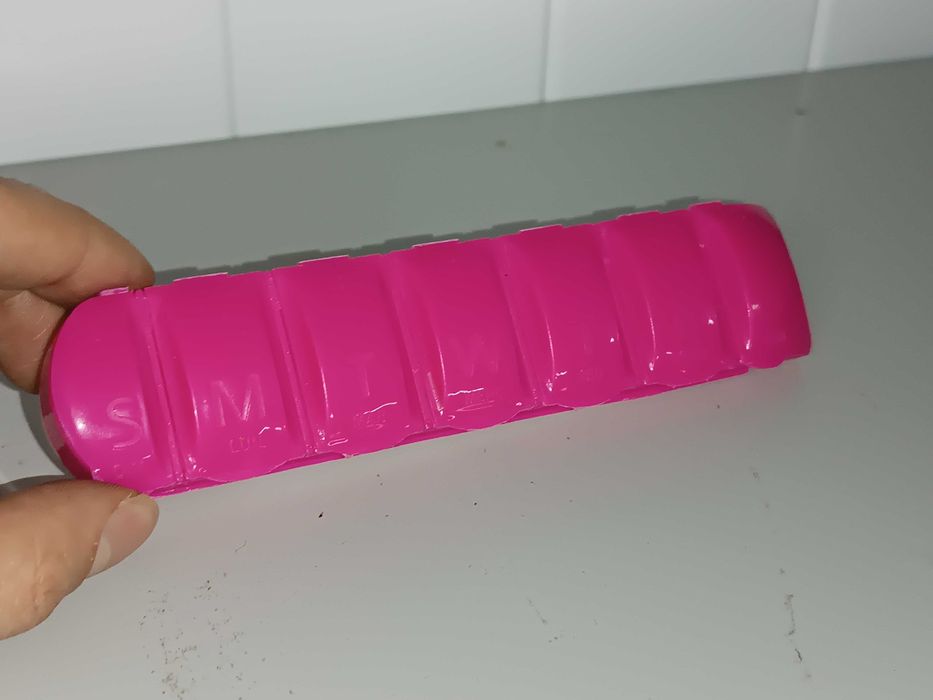 Conjunto de garrafa com organizador de comprimidos