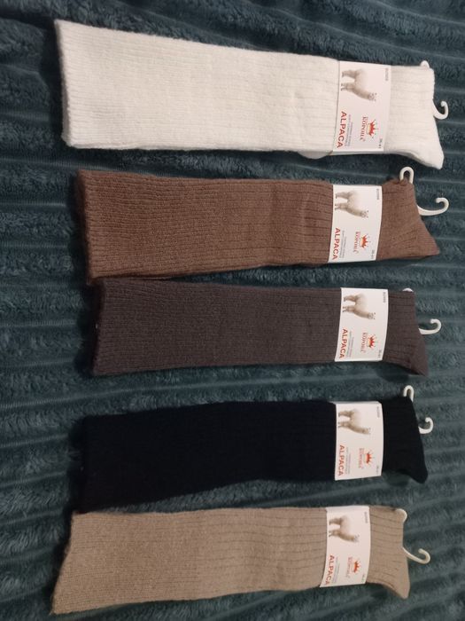 Теплі підколінники/гольфы із шерсті альпаки, білі і різнокольорві .